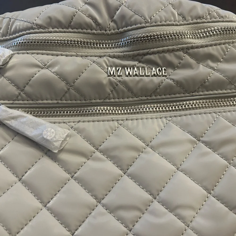 Quilted Crossbody crossbody sling Bag - pebble liquid - Picture 8 of 9